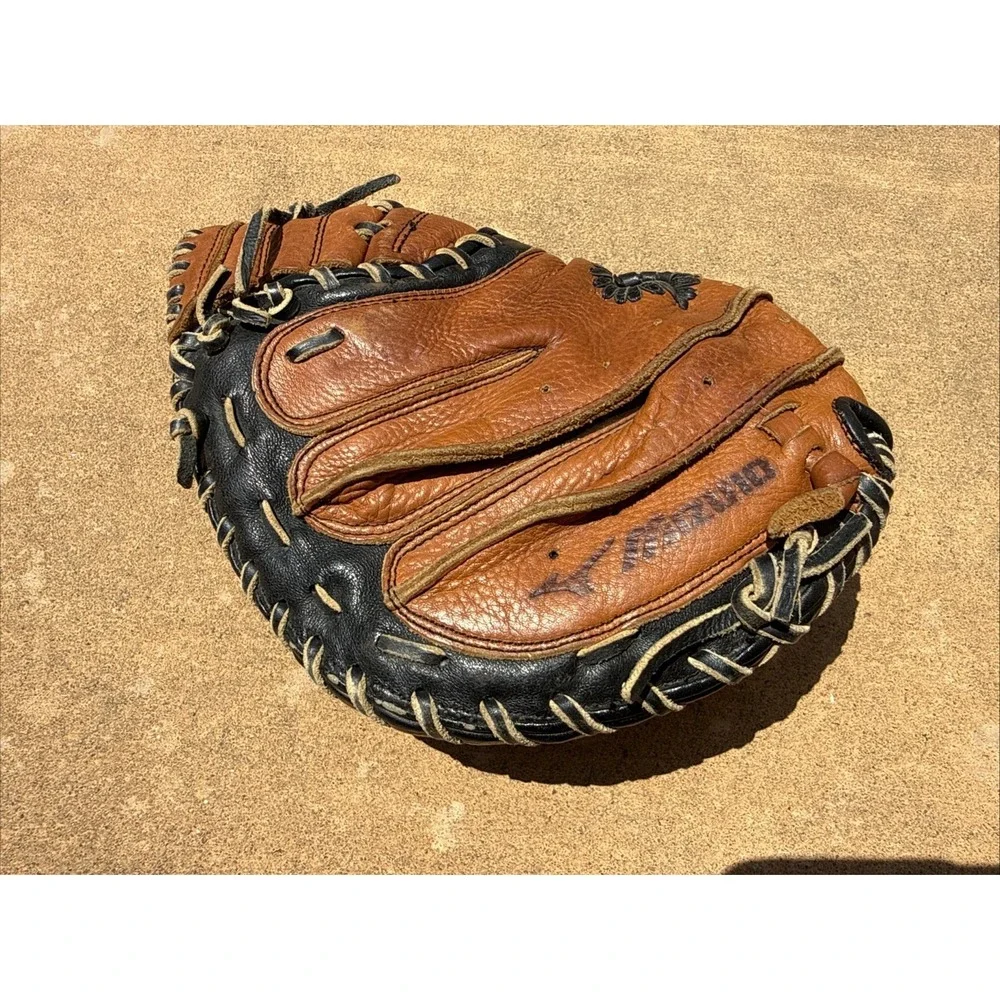 Mizuno GXC-104 Boys Catchers Mitt 31
